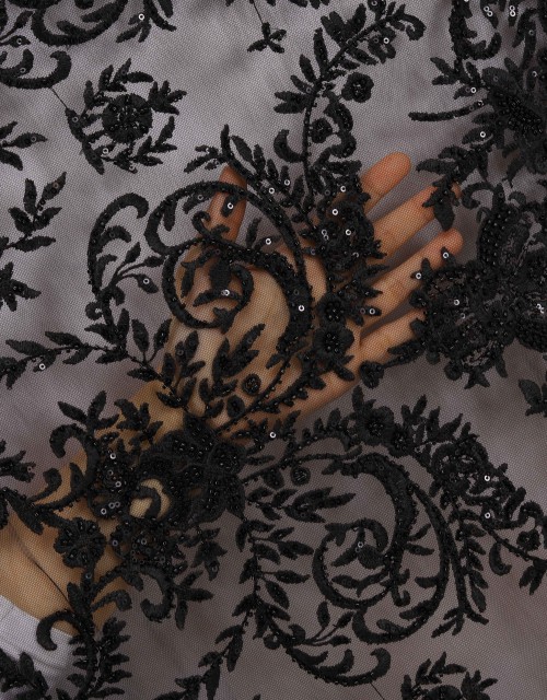 DAISY BEADED LACE IN BLACK